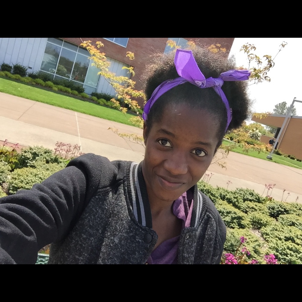 Meet your Posher, Flavia